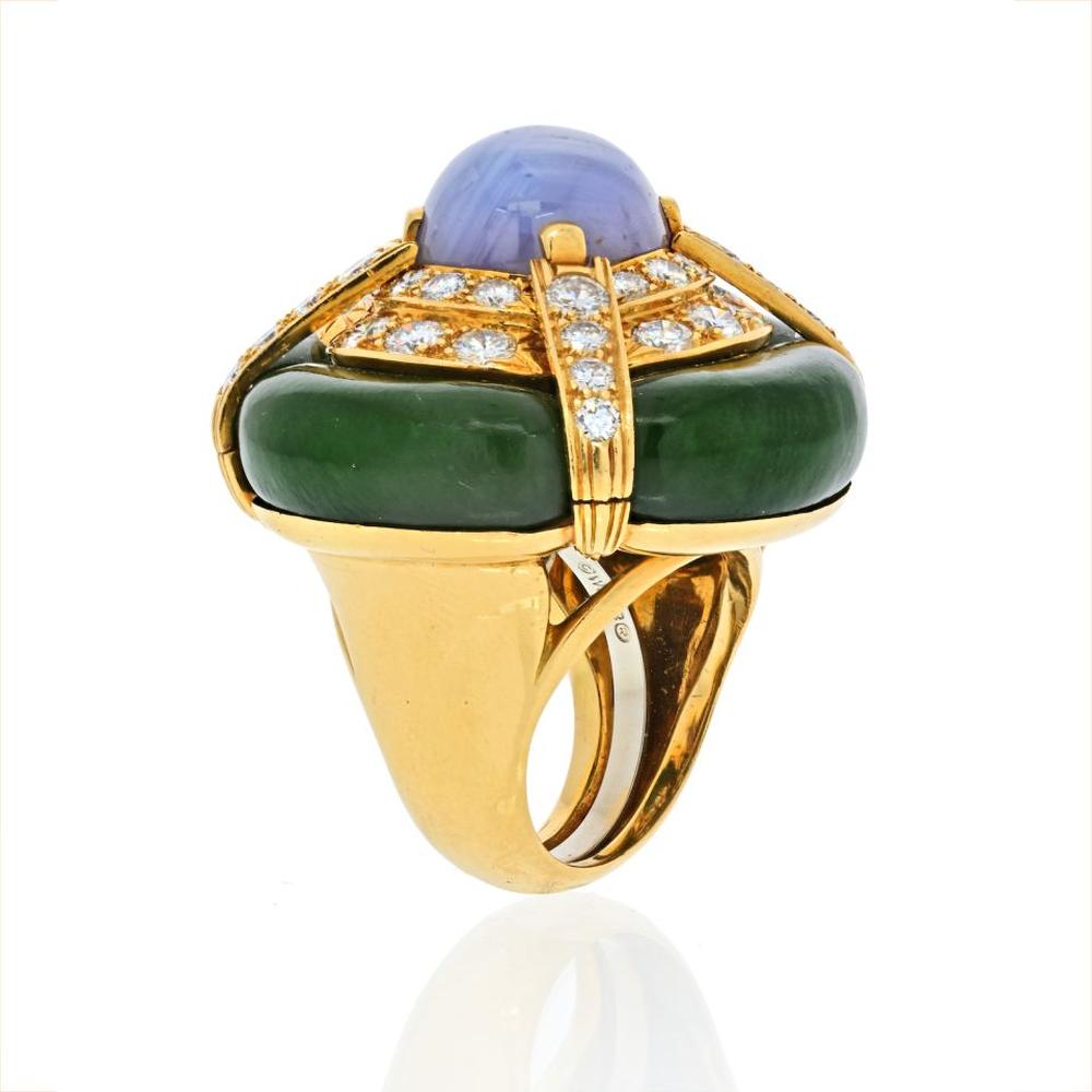 18K Yellow Gold Star Sapphire and Nephrite Jade Ring with Full-Cut Diamonds - 25.00 Carat Sapphire and 5.20 Carat Total Diamond Weight by David Webb