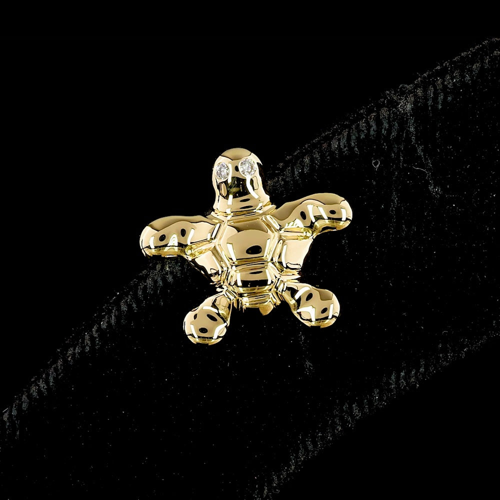 18K Yellow Gold Starfish Stud Earrings with Flush Set Lab-Grown Round Diamonds - 0.03 Carat Total Diamond Weight - Covaloro Fine Jewelry