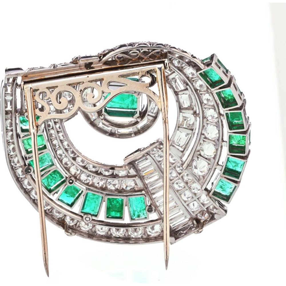 Art Deco Platinum Double Clip Brooch with 15-Carat Colombian Emerald and 20-Carat Diamond Accents - Geometric Design
