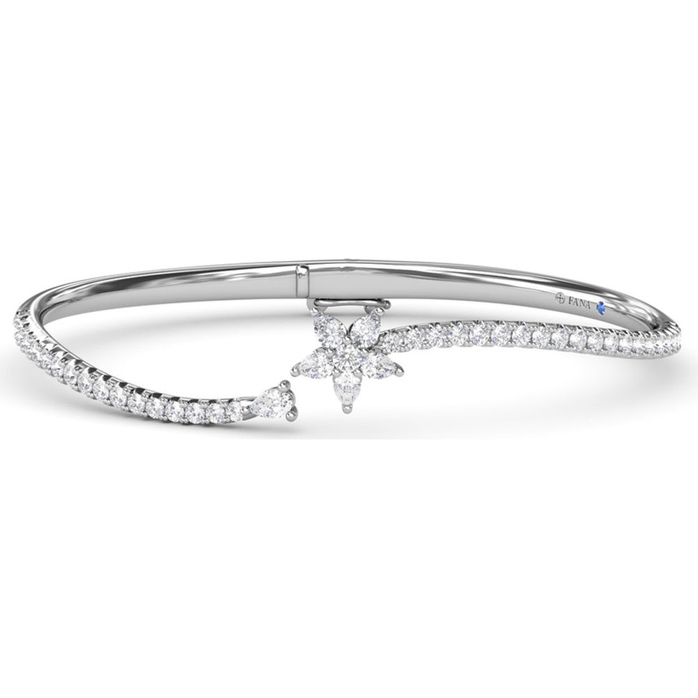 Catalina Diamond Star Bangle with Pavé Set Round Diamonds by Fana - 1.80 Carat Total Diamond Weight