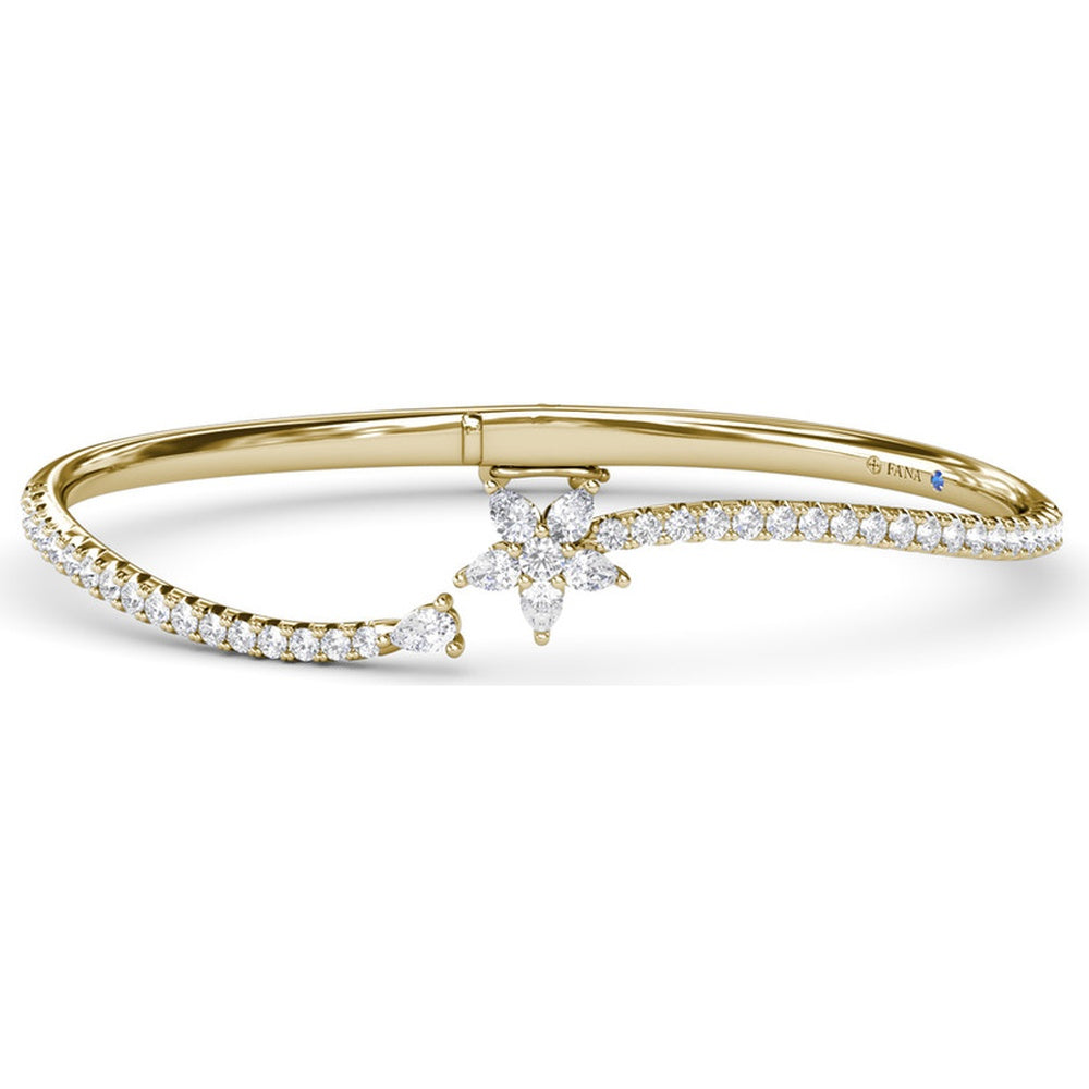 Catalina Diamond Star Bangle with Pavé Set Round Diamonds by Fana - 1.80 Carat Total Diamond Weight