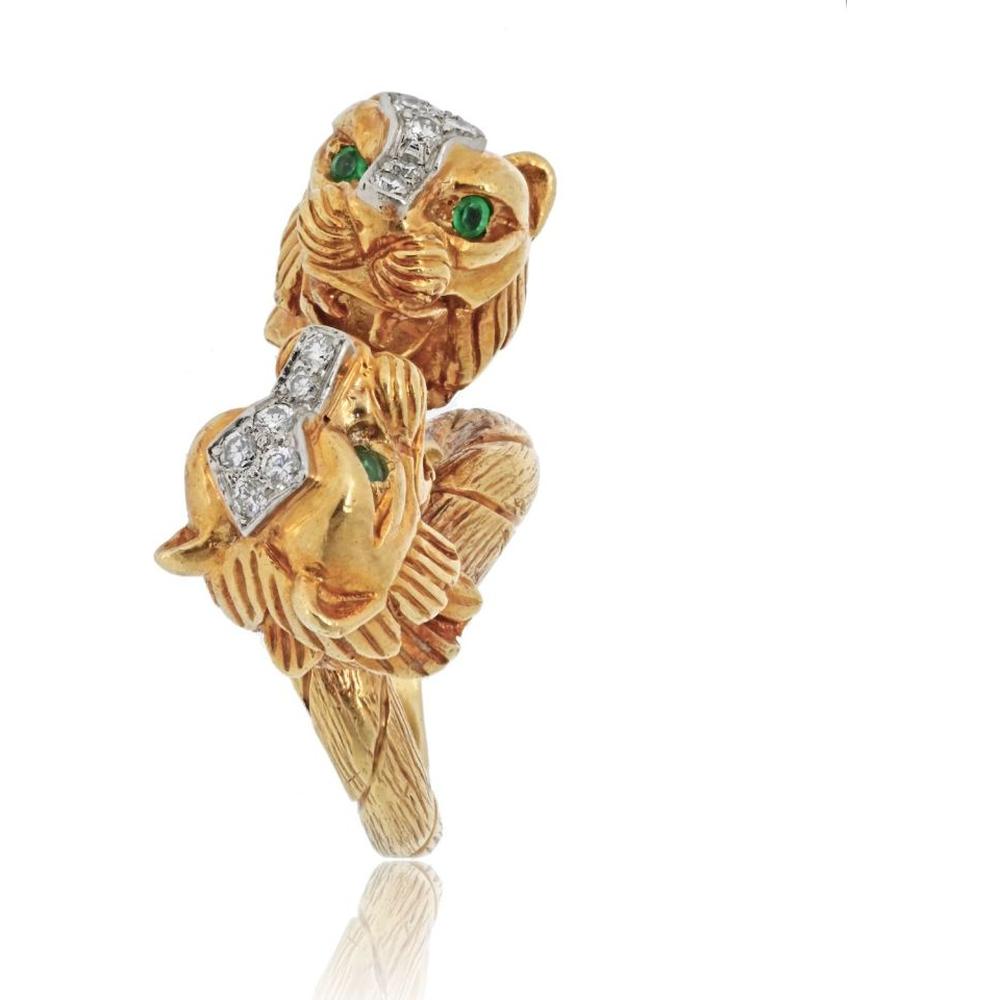 David Webb Platinum & 18K Yellow Gold Double Head Lion Ring with Emerald Eyes and Diamond Accents