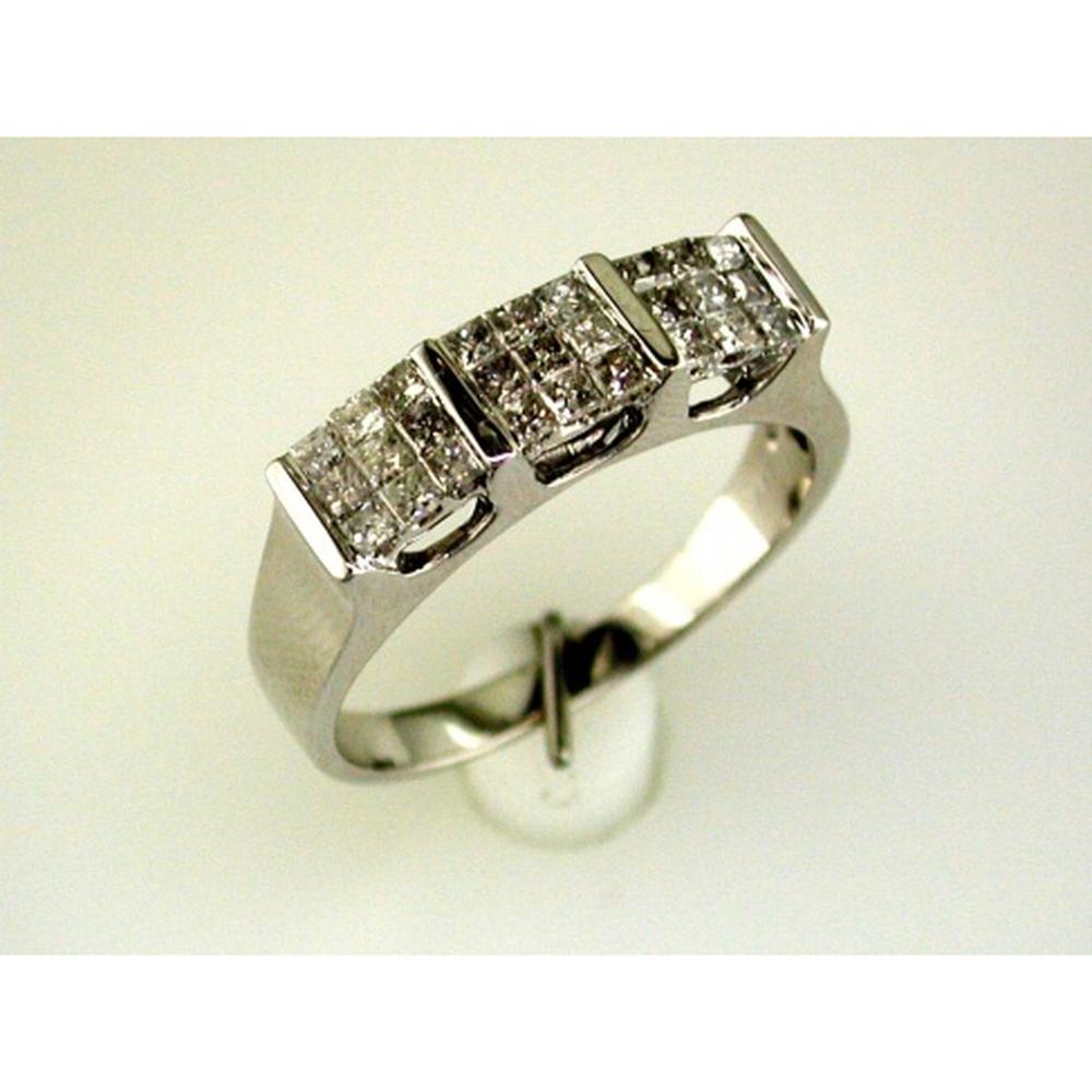 Elegant 14K White Gold Diamond Princess Cut Wedding Ring