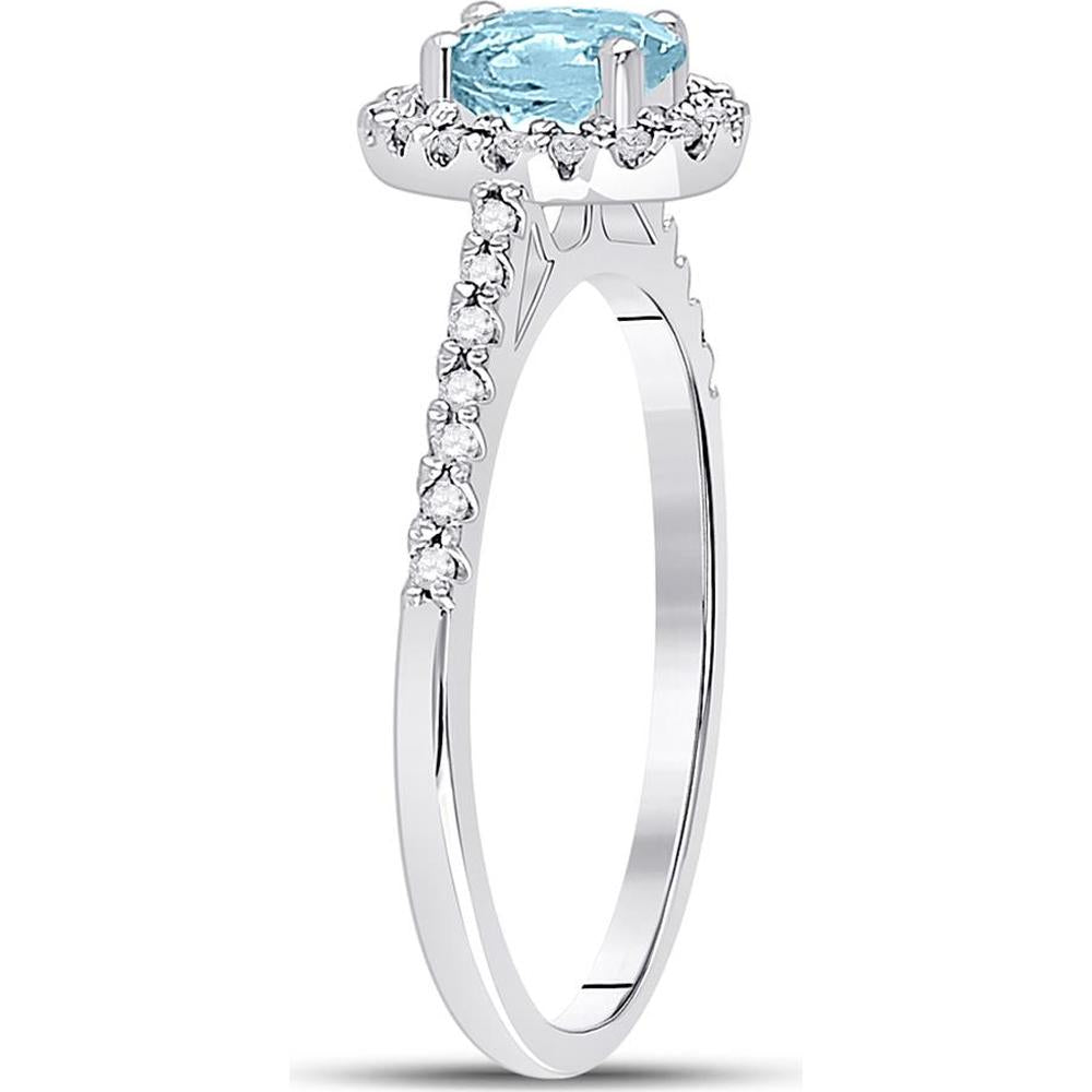 GND 10K White Gold Oval Aquamarine and Diamond Accent Solitaire Ring - 0.64 Carat Total Gemstone Weight