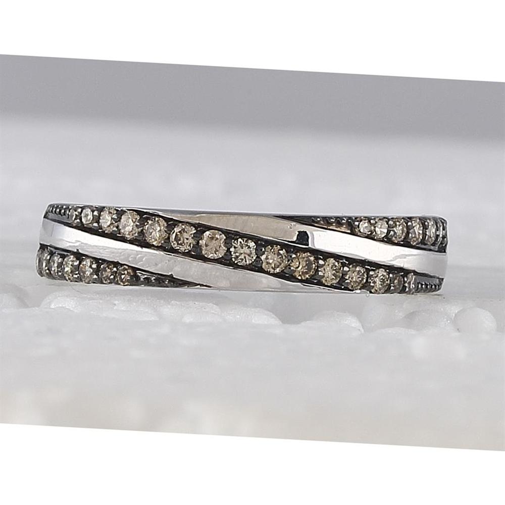 GND 14K White Gold Diagonal Stripe Band Ring with Prong-Set Round Brown Diamonds - 1/4 Carat Total Diamond Weight