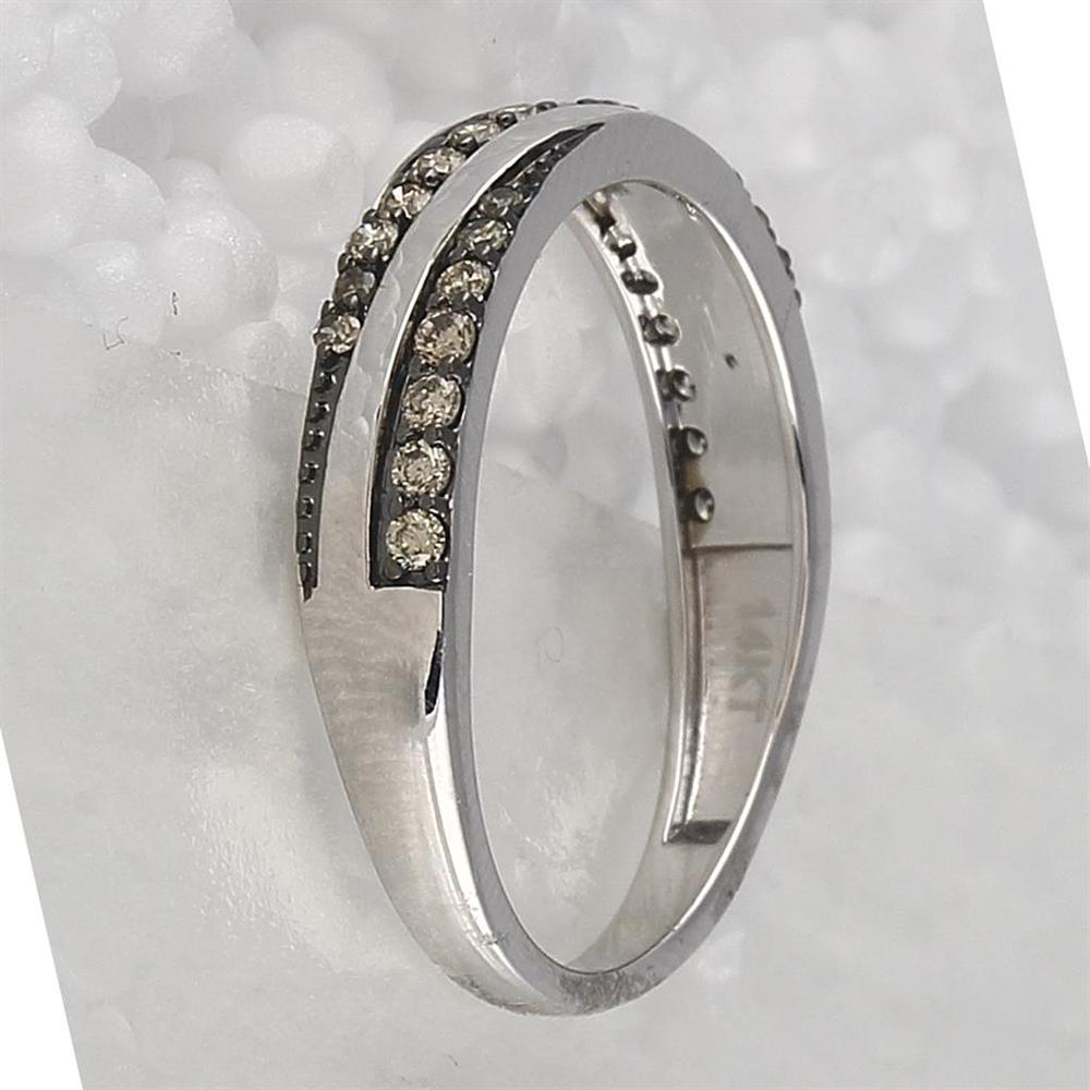 GND 14K White Gold Diagonal Stripe Band Ring with Prong-Set Round Brown Diamonds - 1/4 Carat Total Diamond Weight