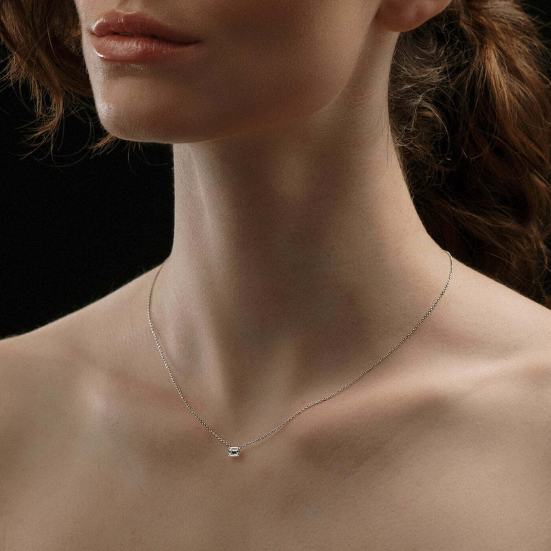 Aresa New York - Hadid Solitaire with Emerald Necklaces - 18K White Gold with 0.70 cts. of Diamonds