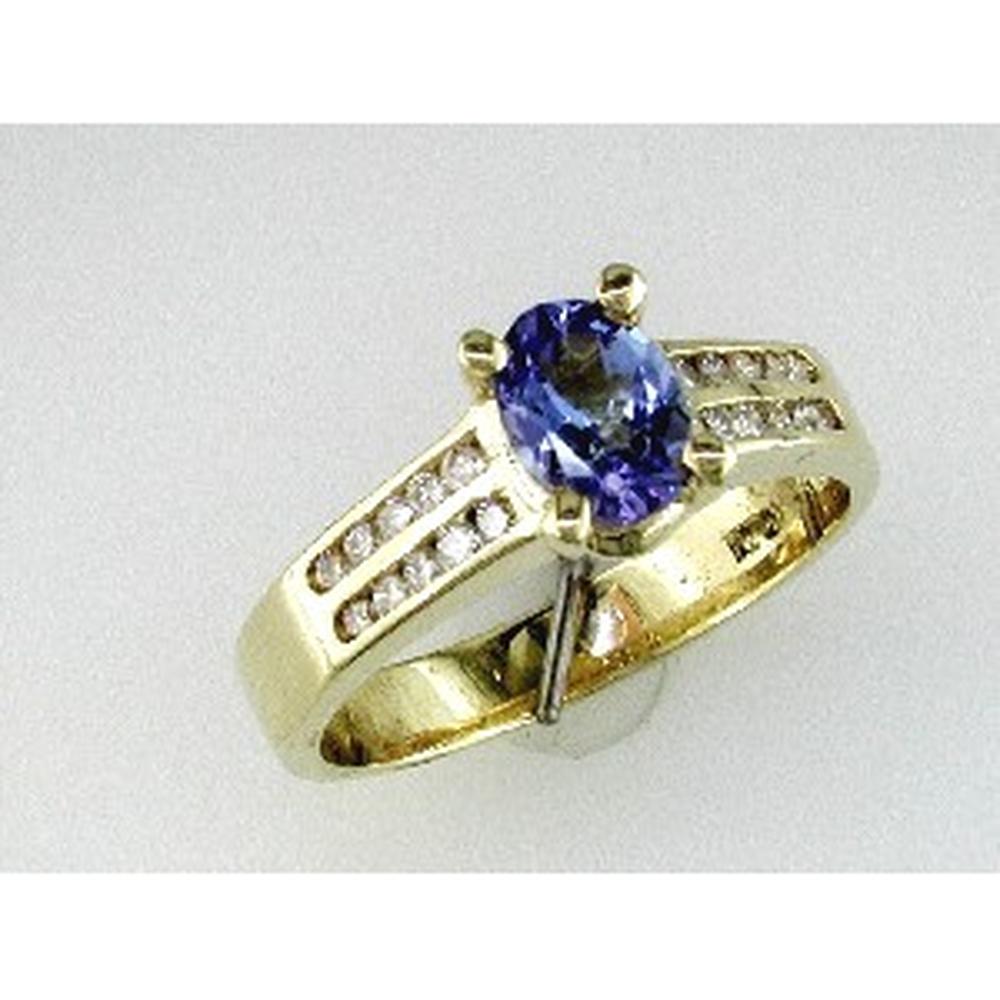 Luxe 14K Yellow Gold Tanzanite and Diamond Oval Ring