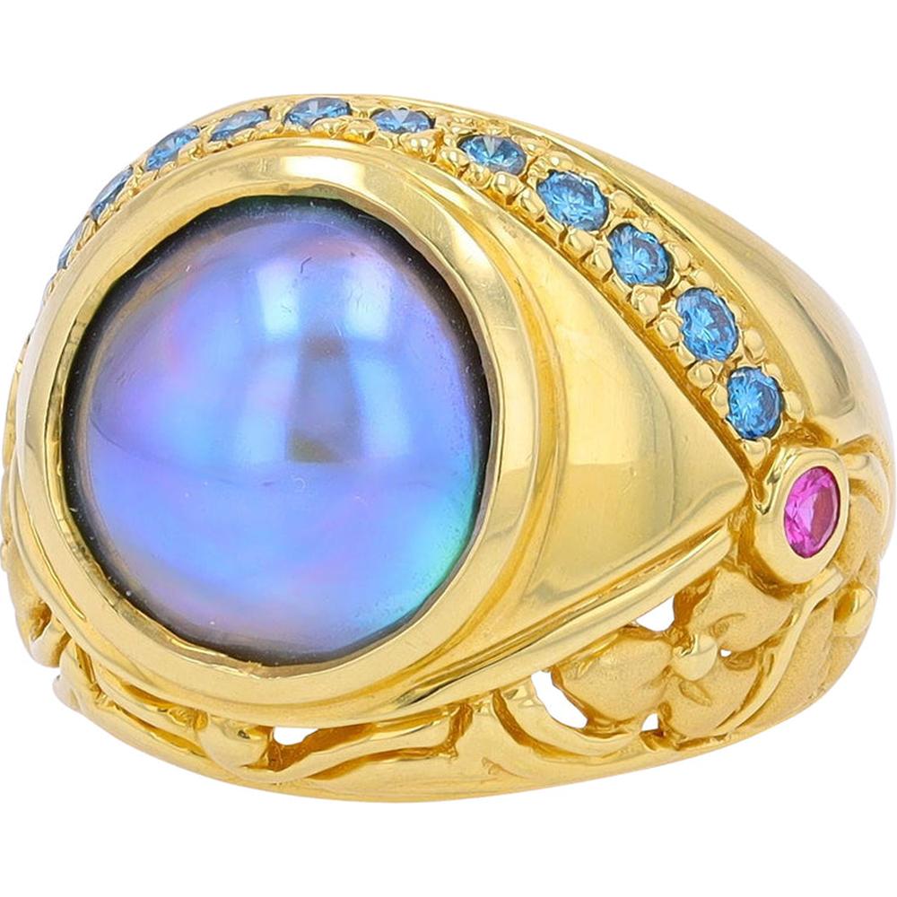 Luxurious 18K Yellow Gold Mabe Pearl and Ruby Diamond Ring