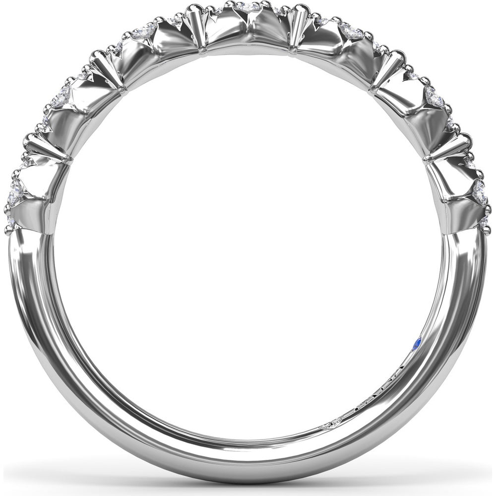 Modern Vintage Band with Diamond Cluster Rhombus Motif by Fana - 0.18 Carat Total Diamond Weight