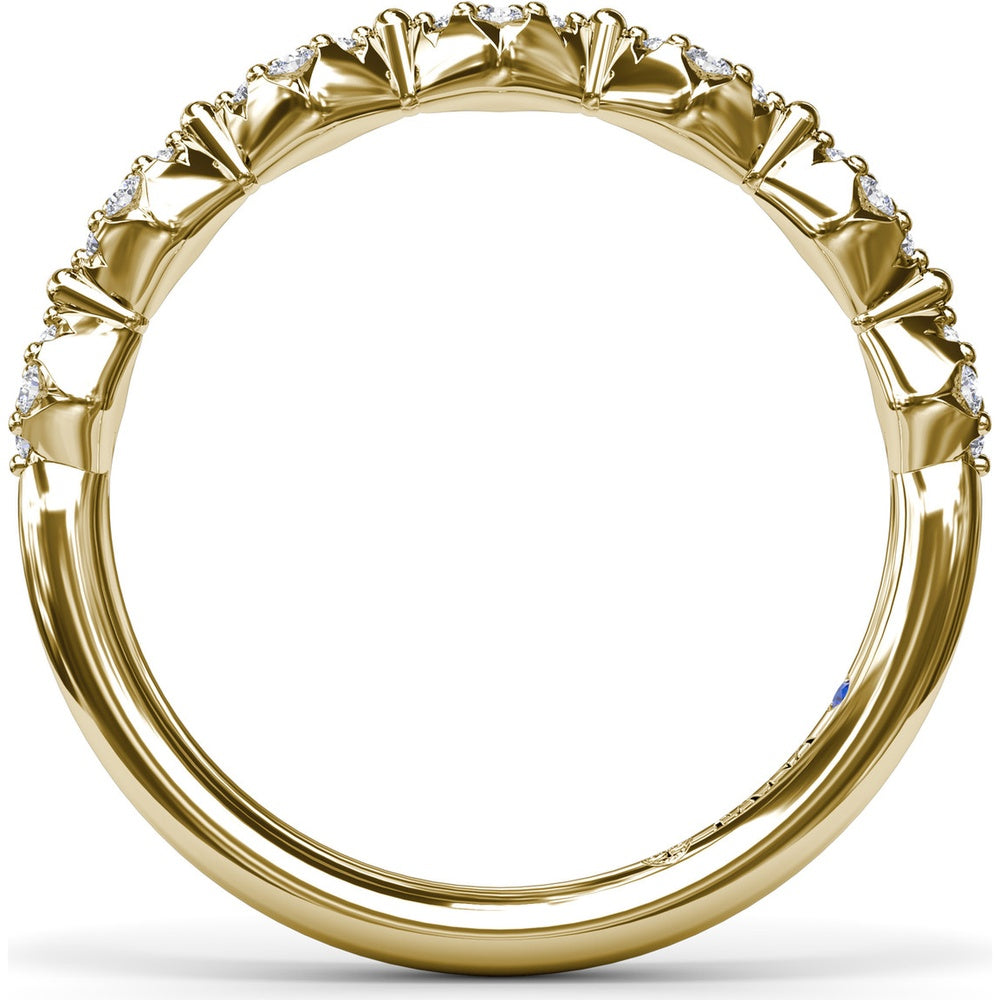 Modern Vintage Band with Diamond Cluster Rhombus Motif by Fana - 0.18 Carat Total Diamond Weight