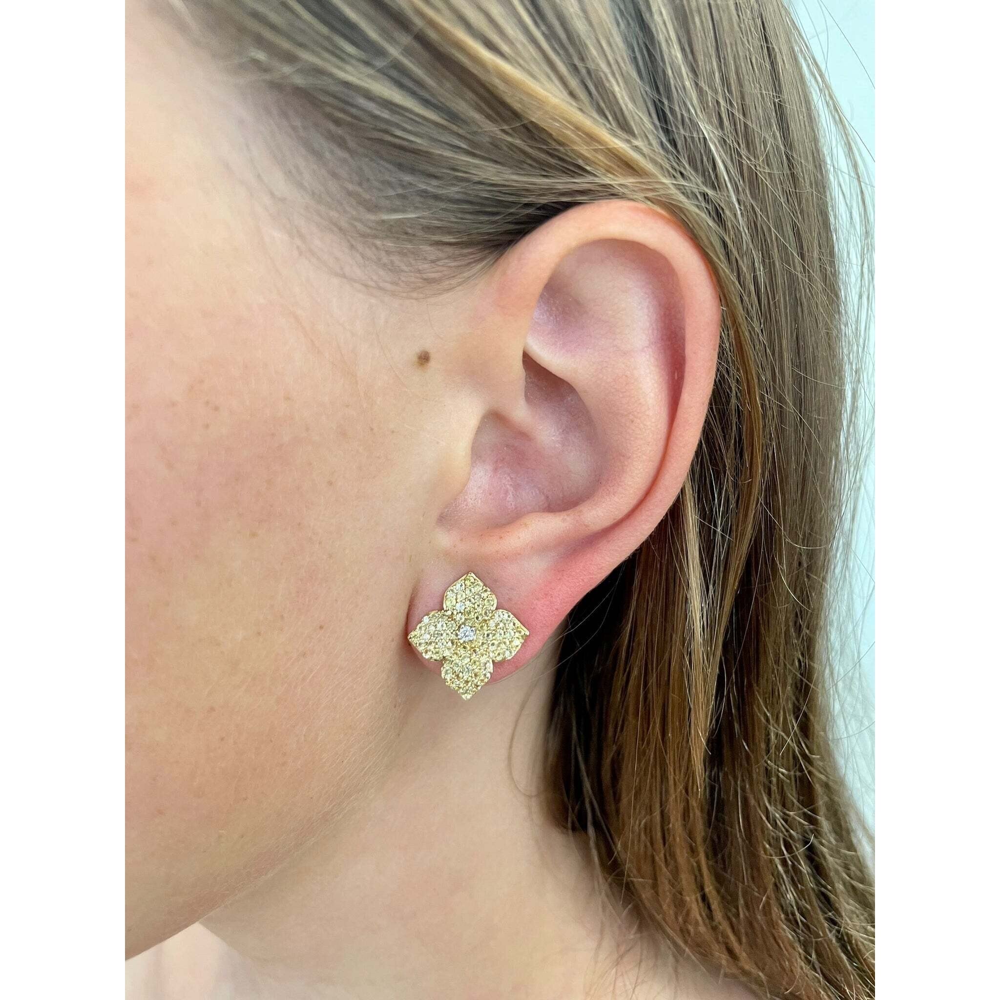 Yellow gold diamond hot sale flower earrings