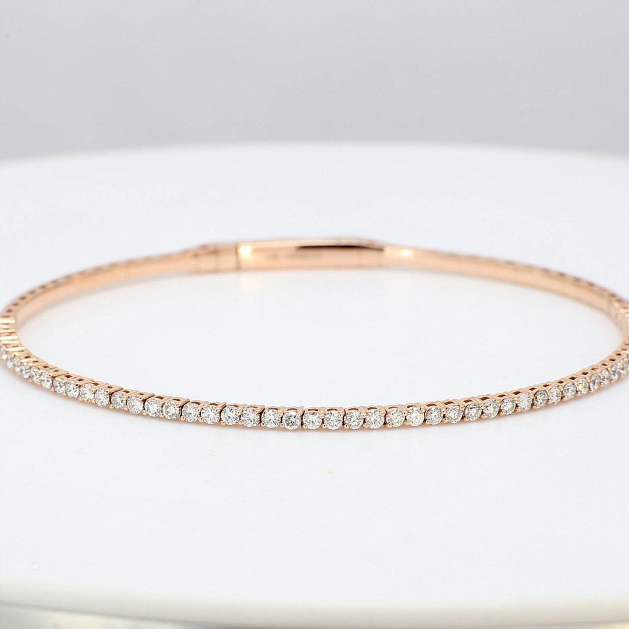 Ninacci 18K Rose Gold 1.02 Carats Diamond Oval Shaped Bangle