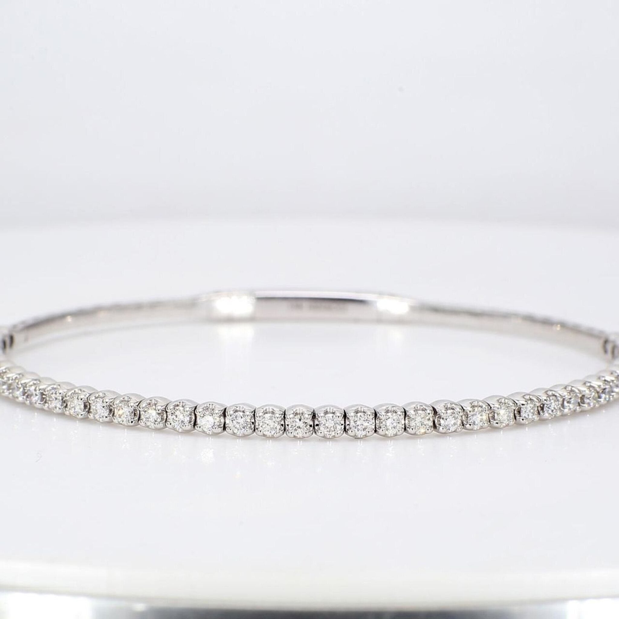 Ninacci 18K White Gold 6.75 Lightweight Flexible Oval Shaped Diamond Bangle - 0.88 Carat Total Diamond Weight