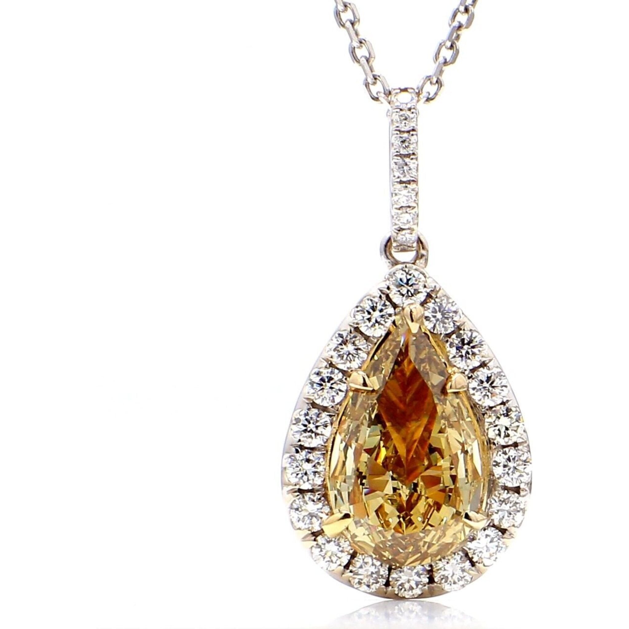 Ninacci 18K White Gold Halo Pendant with Pre-Set Round Diamonds - 0.58 Carat Total Diamond Weight