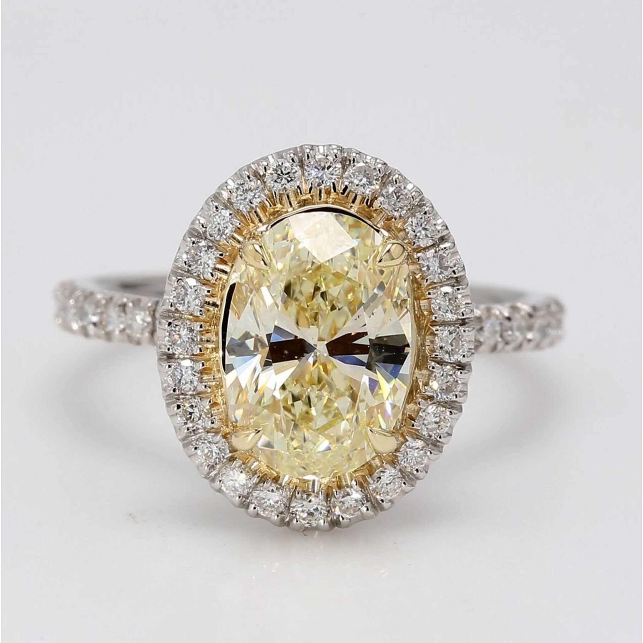 Ninacci Platinum Elegance GIA Certified Fancy Light Yellow Halo Ring - 2.05 Carats