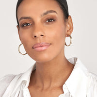 Olas d'Oro - 10K Yellow Gold 30mm Round Polished Hoop Earrings - 3.85 Grams Total Weight