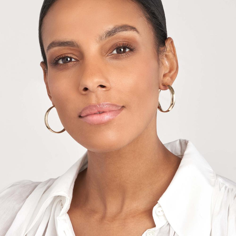 Olas d'Oro - 10K Yellow Gold 30mm Round Polished Hoop Earrings - 3.85 Grams Total Weight