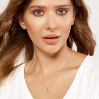 Olas d'Oro - 14K White Gold Crescent Moon Pendant Necklace 2.10 Grams