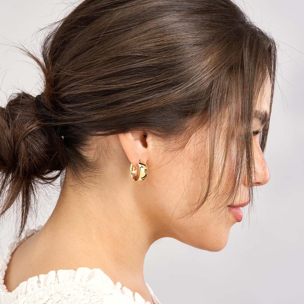 Olas d'Oro - 14K Yellow Gold 15mm Round Polished Hoop Earrings - 3.10 Grams Total Weight