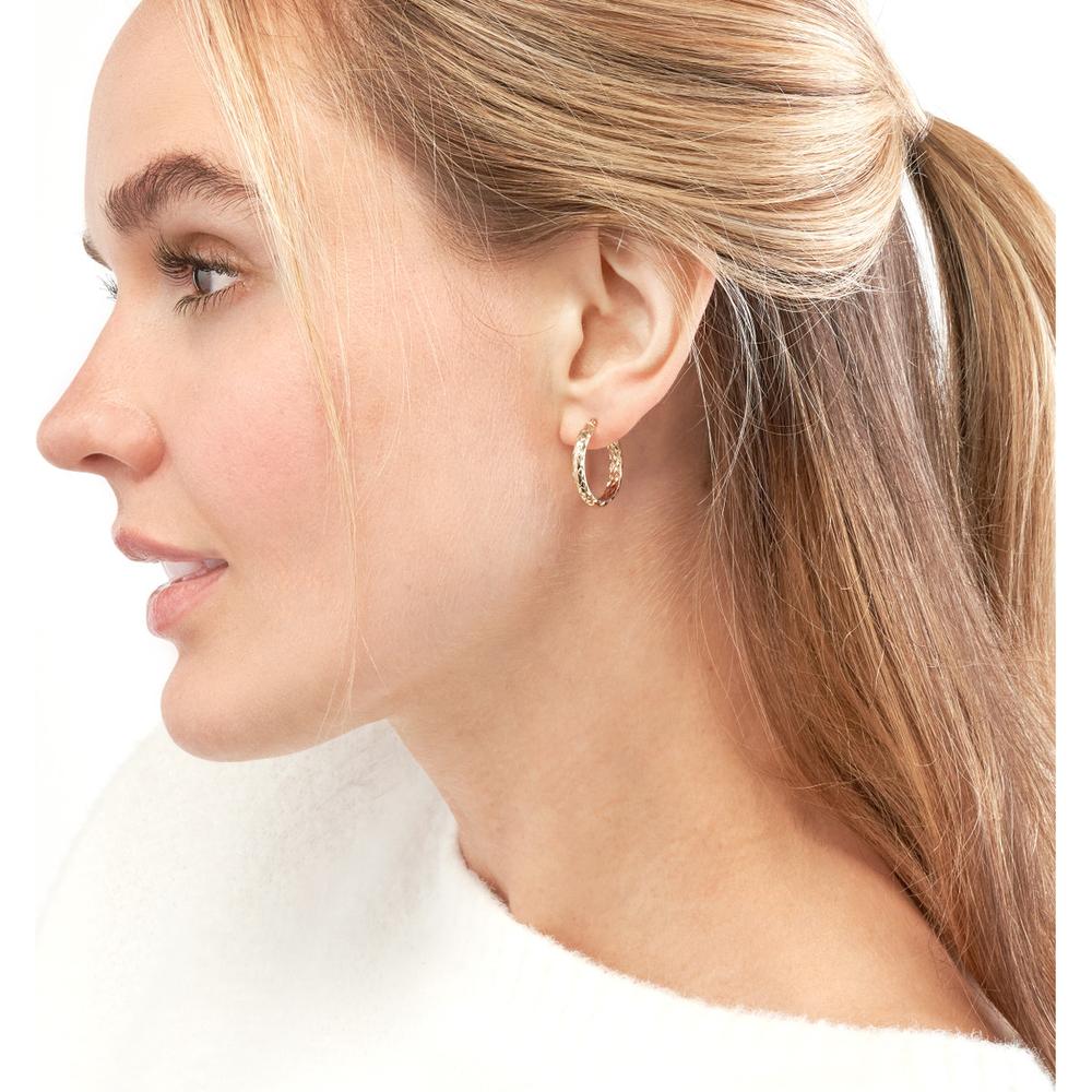 Olas d'Oro - 14K Yellow Gold 3mm x 20mm Diamond-Cut Hoop Earrings Elegant Radiance in Classic Yellow Gold