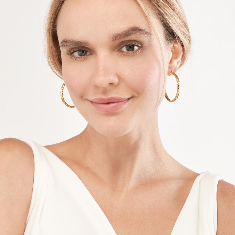 Olas d'Oro - 14K Yellow Gold 40mm Diamond-Cut Hoop Earrings with Hinge Closure - 4.30g