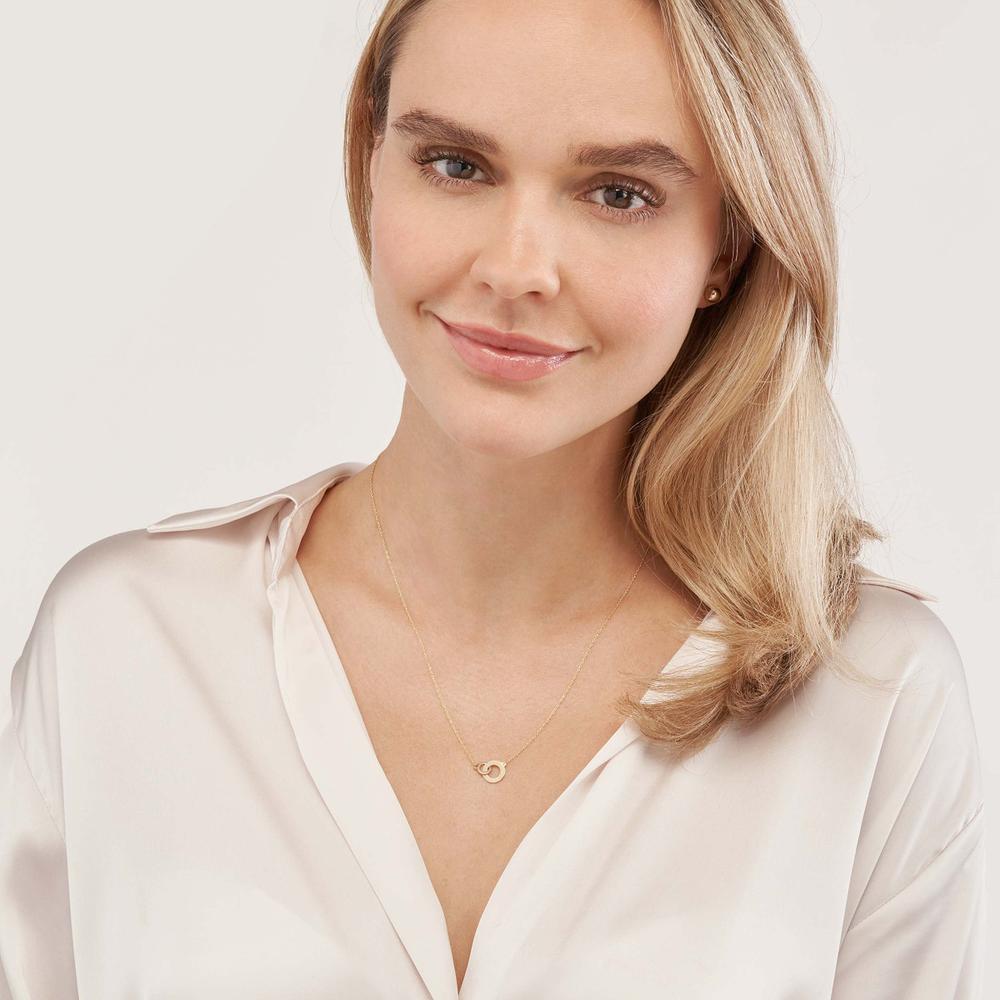 Olas d'Oro - 14K Yellow Gold Adjustable Interlocked Circles Pendant Necklace