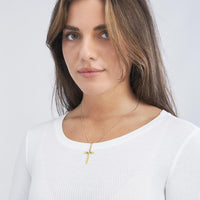Olas d'Oro - 14K Yellow Gold Diamond Cut Center Cross Pendant - 1.20 Grams