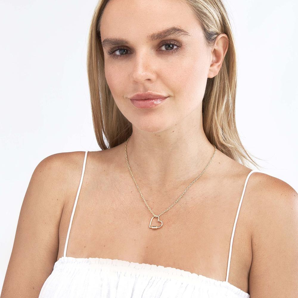 Olas d'Oro - 14K Yellow Gold Heart Shaped Twist Barrel Lock Clasp  2.80g