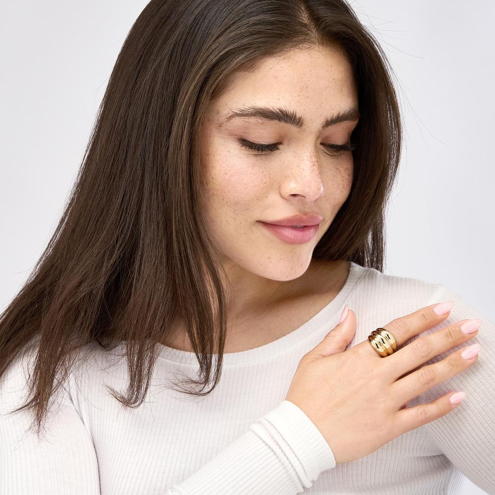 Olas d'Oro - 14K Yellow Gold Horizontal Fluted Polished Dome Ring  Size 7