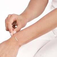 Olas d'Oro - 14K Yellow Gold Mama Nameplate Adjustable Bracelet - 1.10g