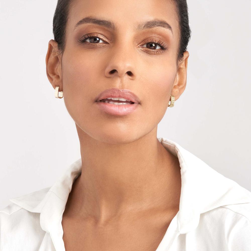 Olas d'Oro - 14K Yellow Gold Ribbed Mini Hoop Earrings with Hinge Closure - 5.09 Grams