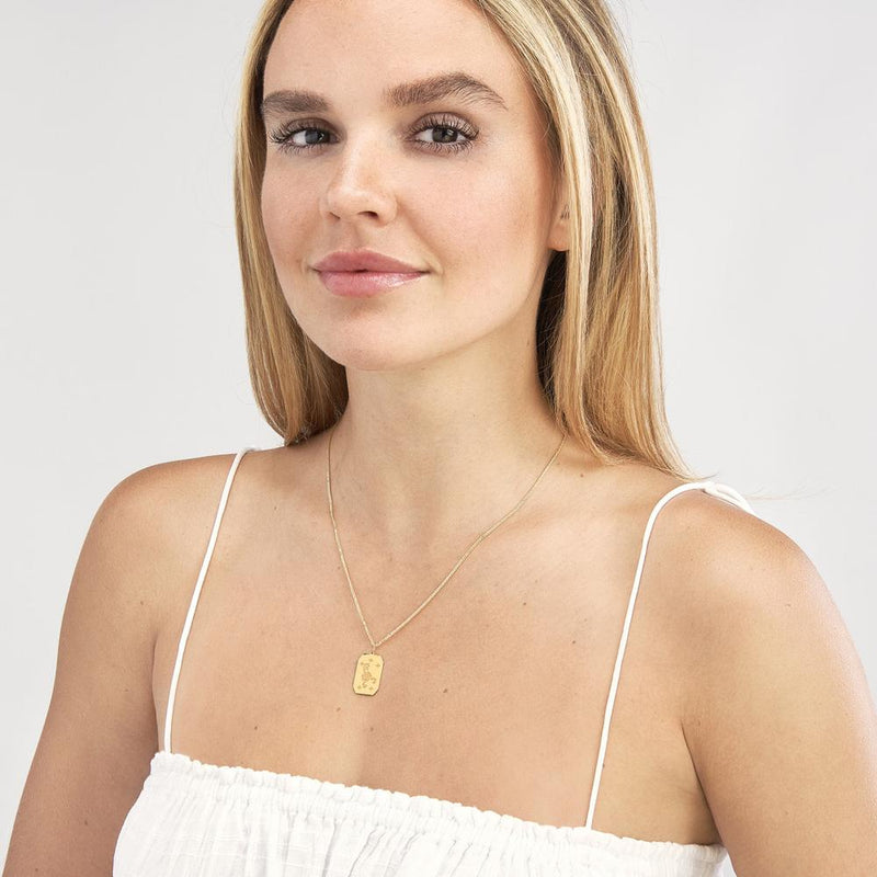 Olas d'Oro - 14K Yellow Gold Scorpio Engraved Pendant with Celestial Stars - 1.73 Grams Weight