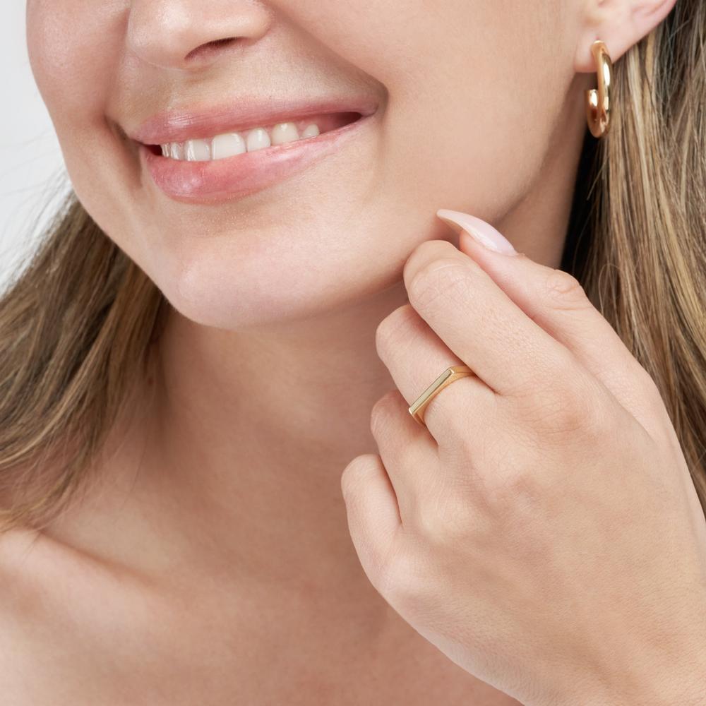 Olas d'Oro - 14K Yellow Gold Slim Engravable Signet Ring - Size 6