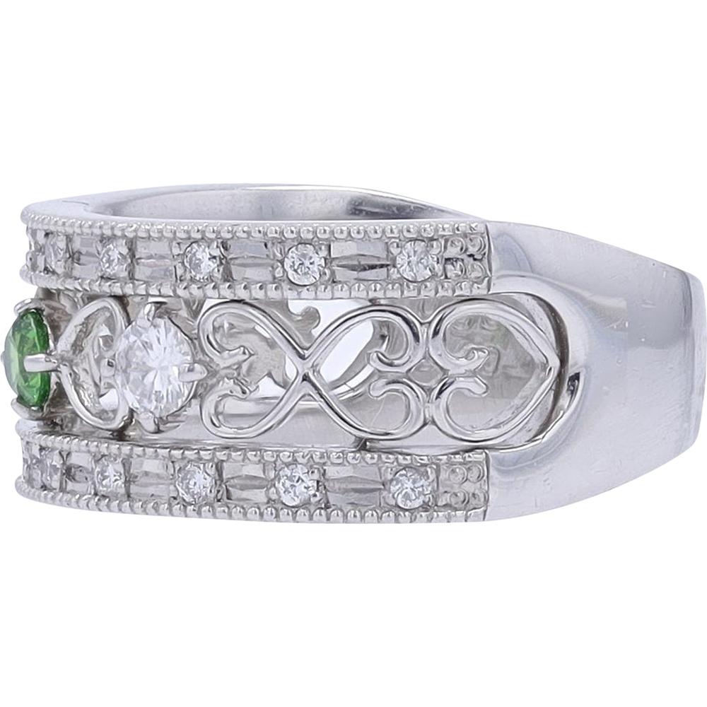 Platinum 0.12 Carat Tsavorite Center & 0.30 Carat Diamond Ring - Elegant Platinum Band with Tsavorite and Diamonds
