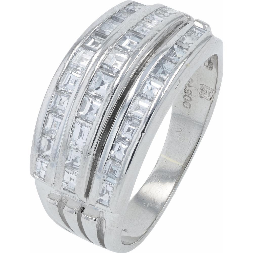 Platinum 1.00 Carats Diamond Ring with Square-Cut Diamonds