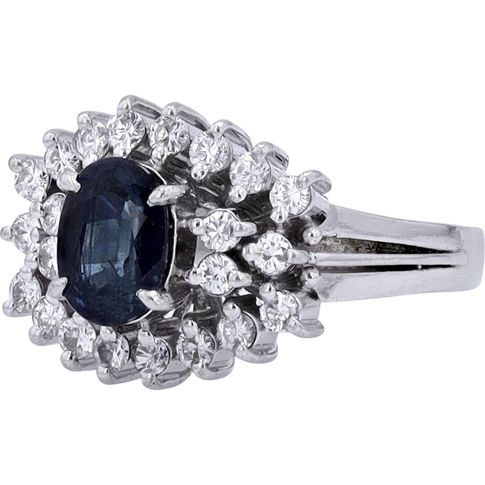 Platinum 1.54 Carat Oval Sapphire Ring with 0.45 Carat Diamond Halo