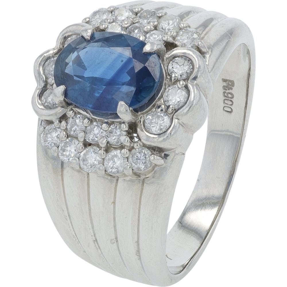 Platinum 1.57 Carat Oval Sapphire Ring with 0.45 Carat Diamond Halo
