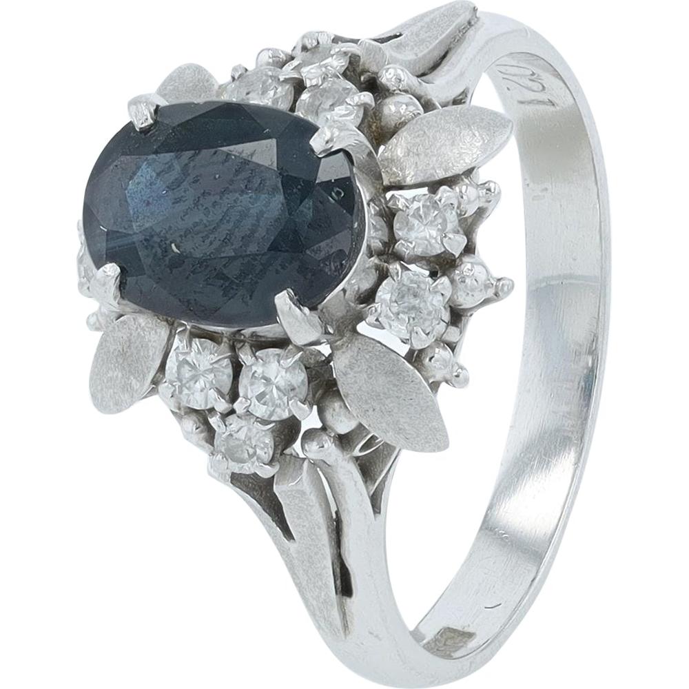 Platinum 1.65-Carat Oval Sapphire Ring with 0.21-Carat Diamond Accents