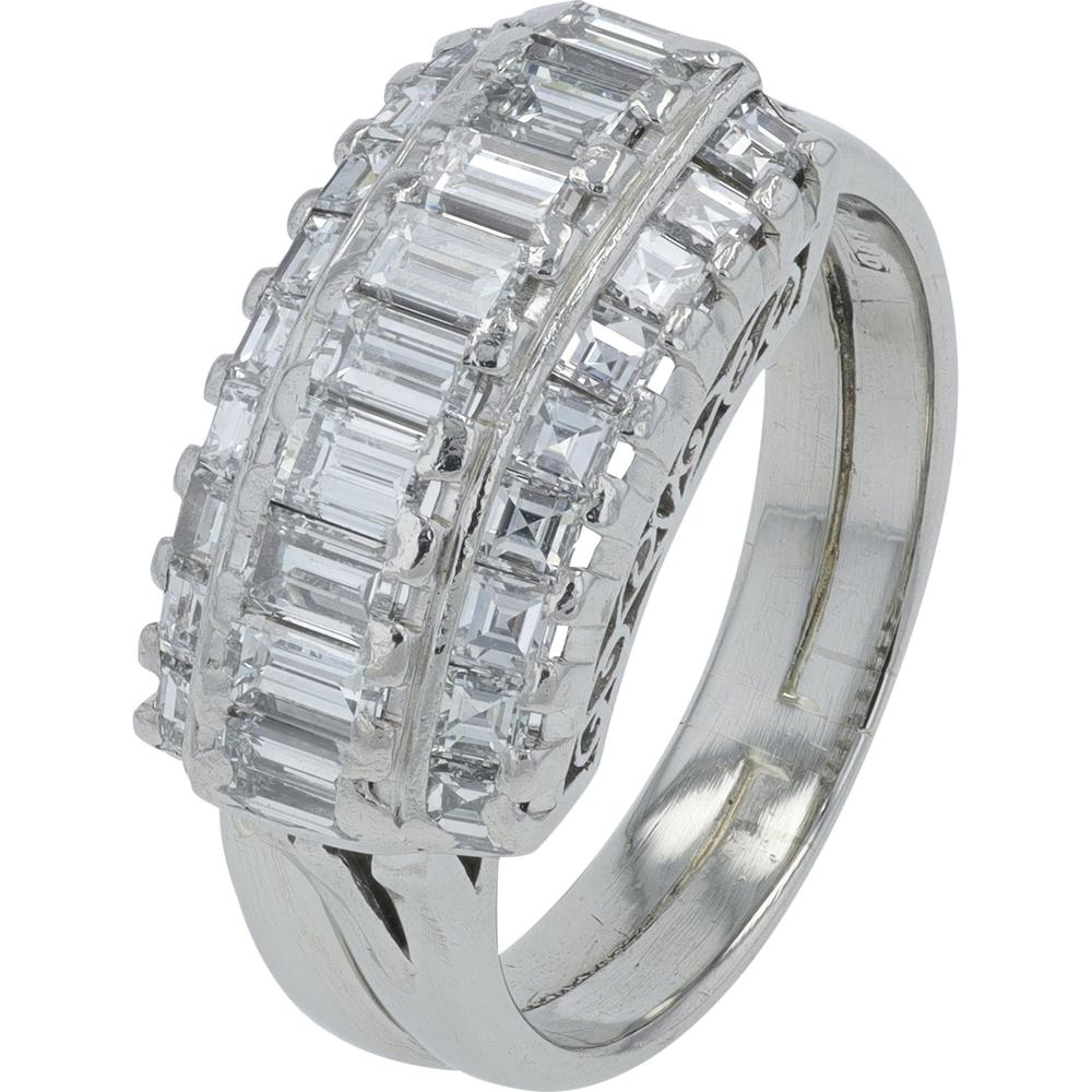 Platinum 1.86 Carat Total Weight Step - Cut Diamond Ring in Platinum 900