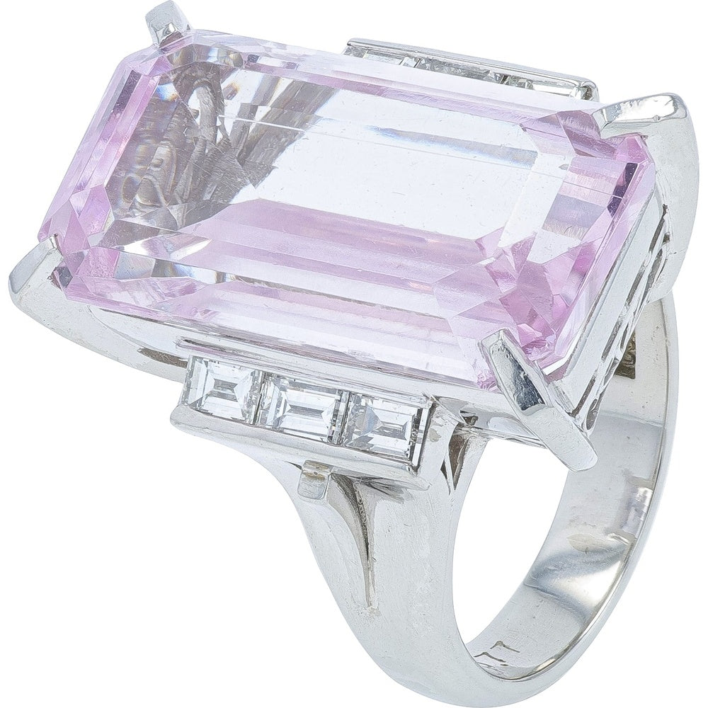 Platinum 19.37 Carat Emerald-Cut Kunzite Ring with Baguette Diamond Shoulders - 0.77 Carat Total Diamond Weight