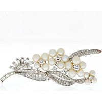 Platinum 1950s Vintage Brooch with Pearls and 7 Carats Diamond Weight - Timeless Elegance