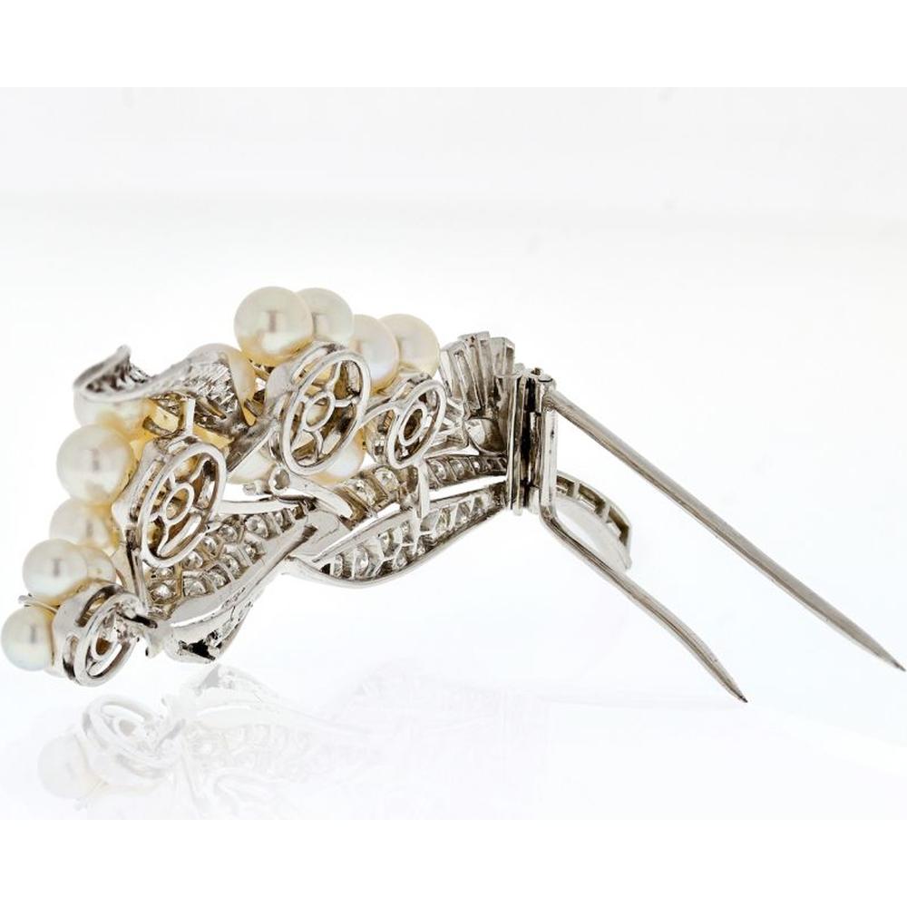 Platinum 1950s Vintage Brooch with Pearls and 7 Carats Diamond Weight - Timeless Elegance