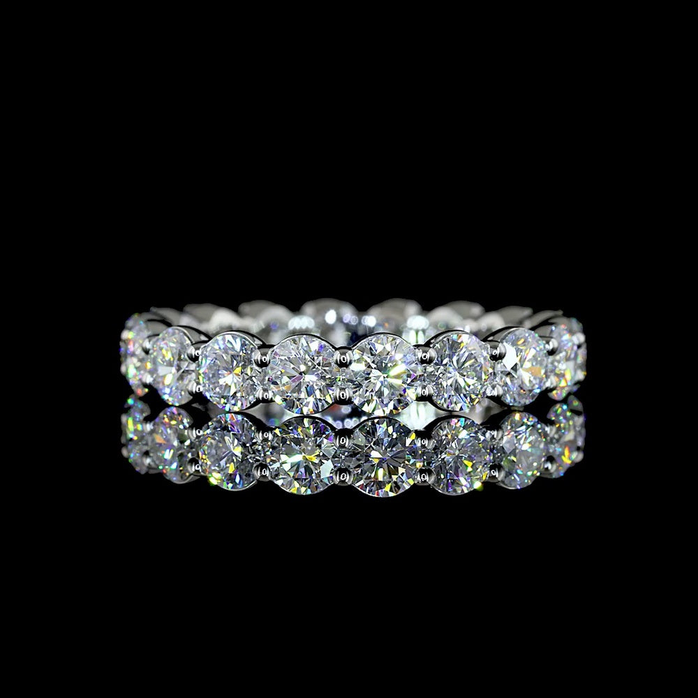 Platinum 2.51 Carats Total Weight Eternity Band with 18 Round Brilliant Cut Lab Diamonds (E-F Color, VS1 Clarity) - Covaloro Fine Jewelry