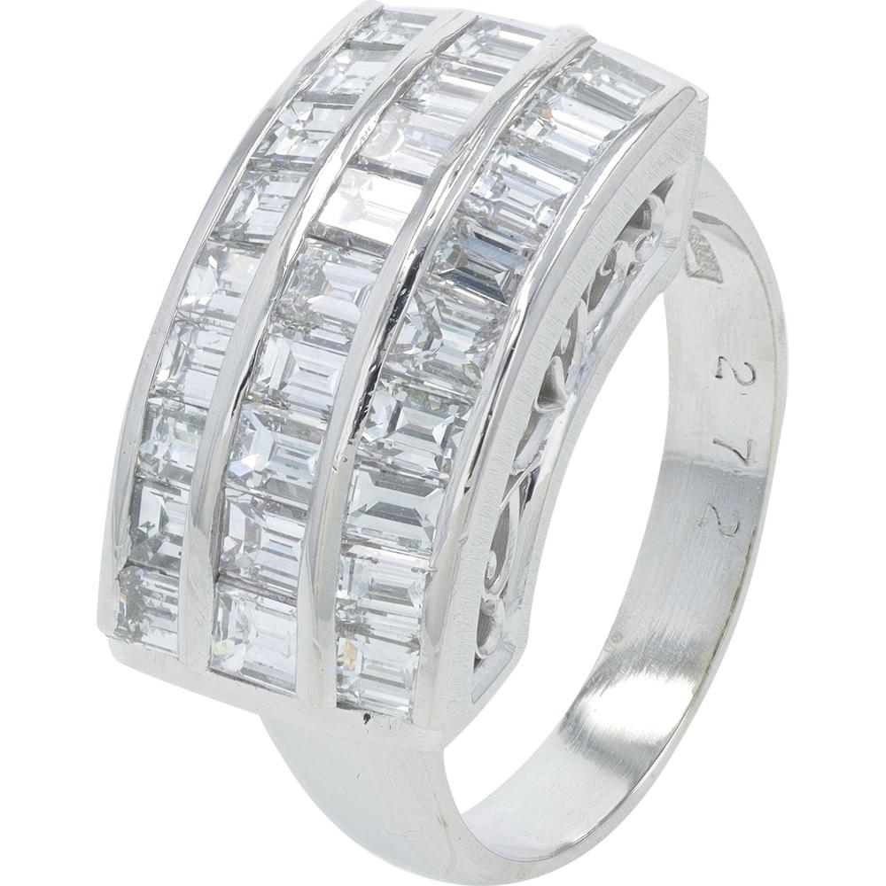 Platinum 2.72 Carat Total Weight Baguette Diamond Cluster Ring - Platinum 900
