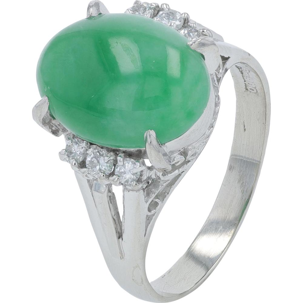 Platinum 4.30 Carat Oval Jade Ring with 0.12 Carat Diamond Accents - Platinum 900