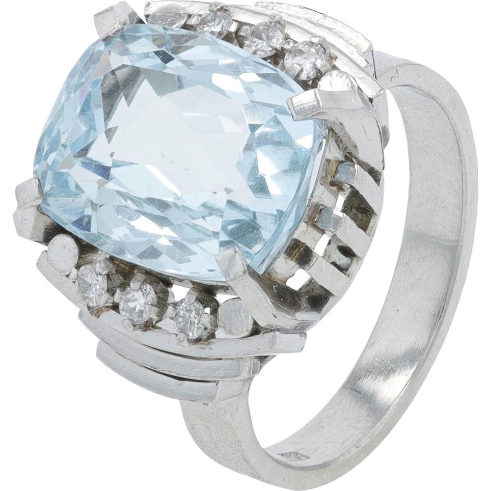 Platinum 4.42 Carat Cushion Cut Aquamarine Ring with 0.15 Carat Diamond Halo