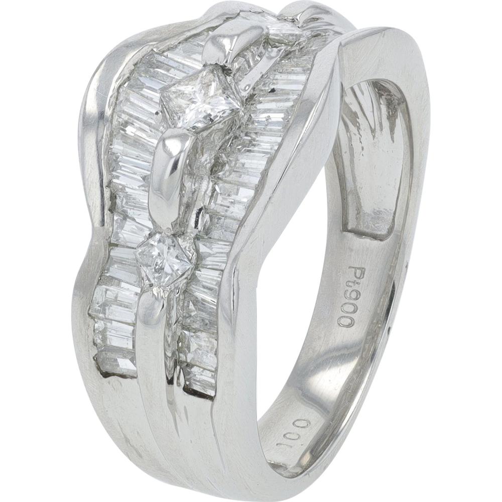 Platinum 900 1 Carat Total Weight Diamond Ring - Elegant Luxury Design