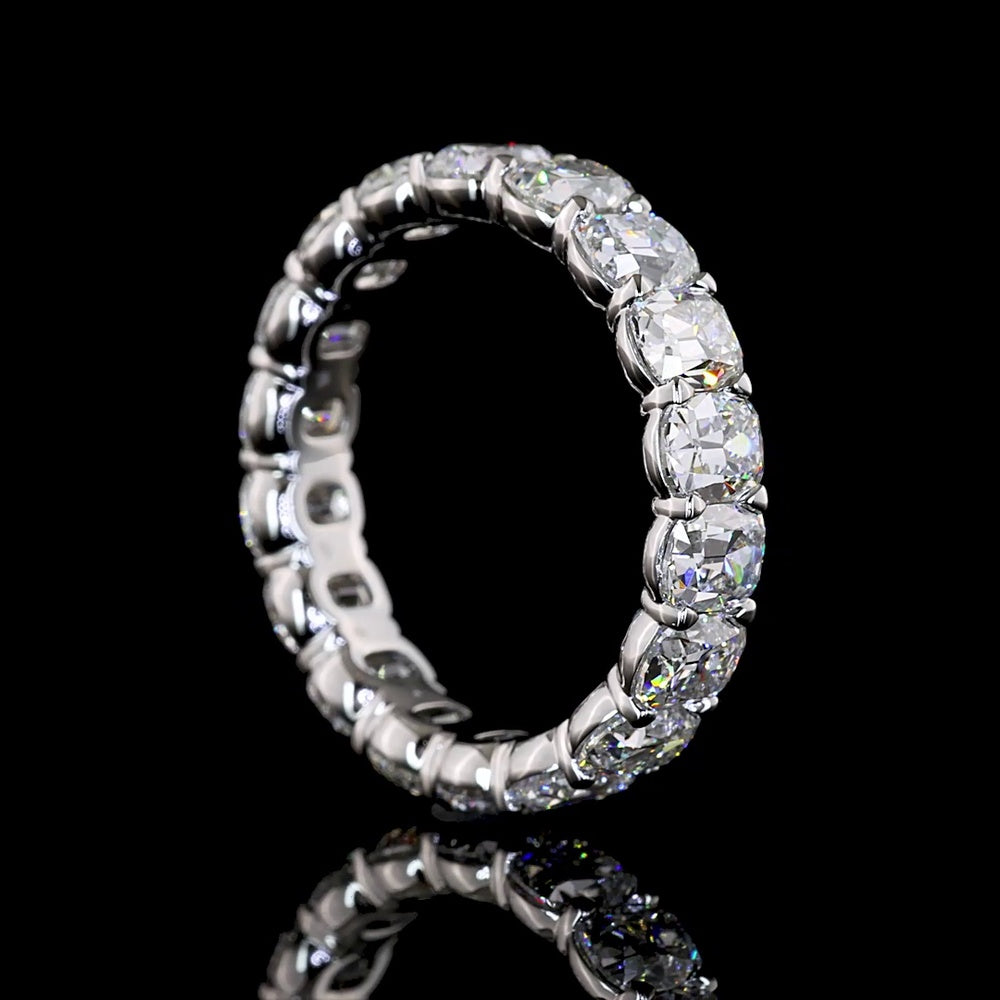 Platinum Eternity Band with 18 Antique Cushion Cut Lab Grown Diamonds - 4.08 Carats Total Weight, E-F Color, VS Clarity - Covaloro Fine Jewelry