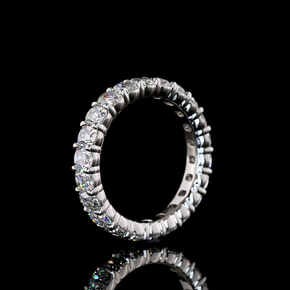 Platinum Eternity Band with 22 Antique Cushion Cut Lab Grown Diamonds - E-F VS1 - 3.23 Carat Total Diamond Weight - Covaloro Fine Jewelry